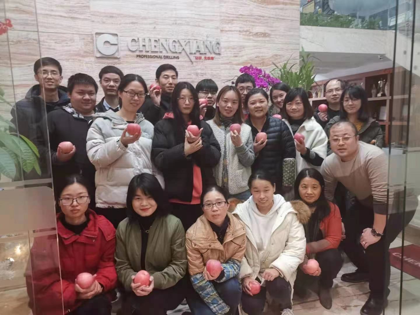 風(fēng)勁帆滿圖新志，砥礪奮進(jìn)正此時(shí)